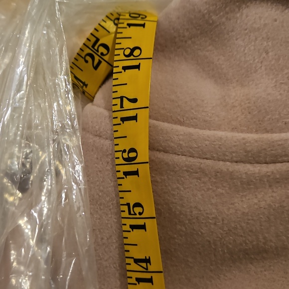 W10 Canadian made pink wool coat with detachable hood (faux fur) - Picture 10 of 10